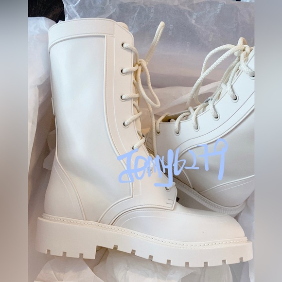 Dior Elegant Boots - Picture 5 of 12